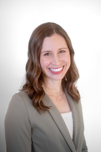 Katie Hentges Headshot